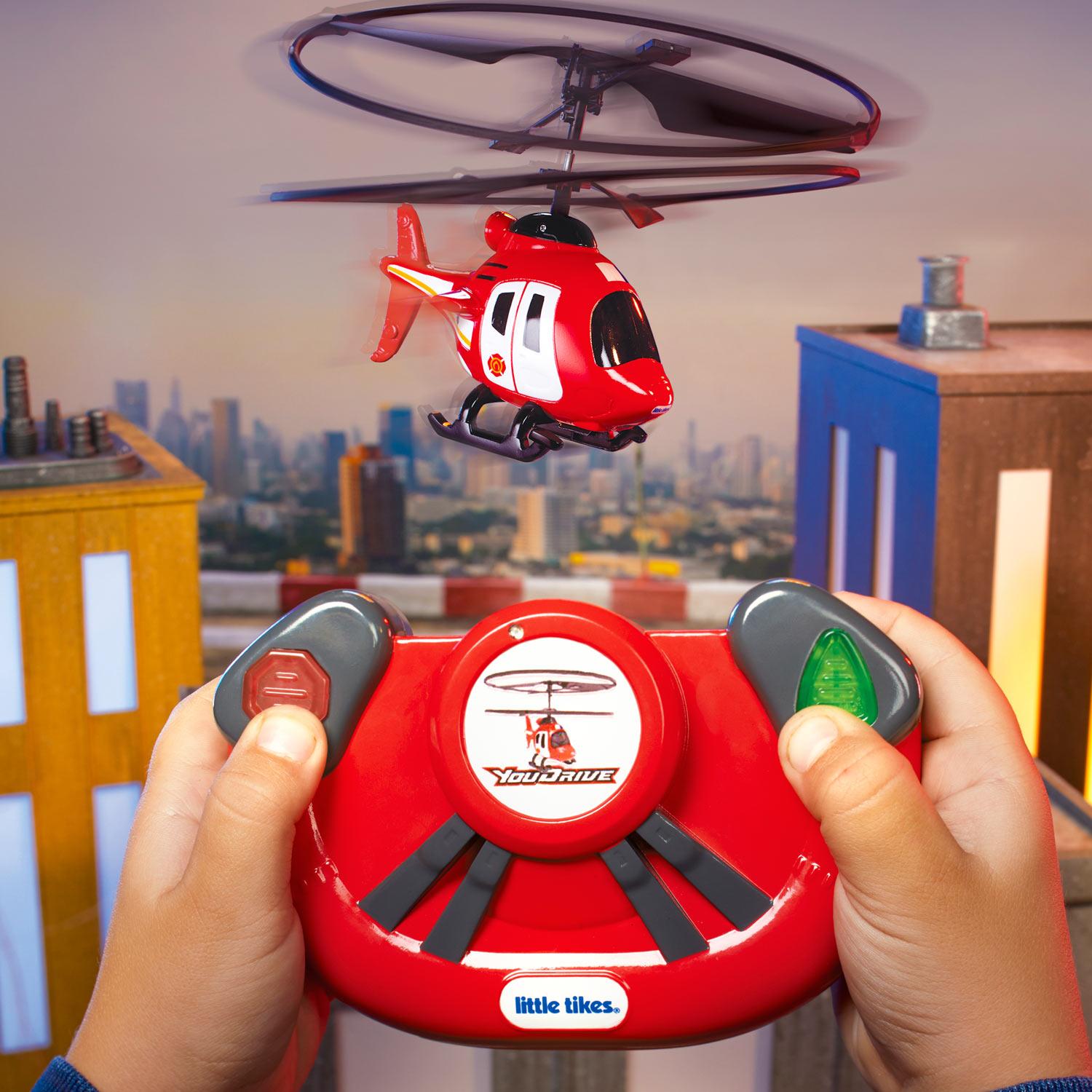 Easy-to-use remote has motion steering controls that let kids steer with ease