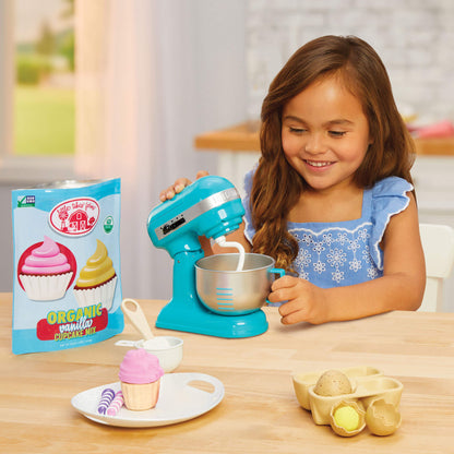 girl using mixer